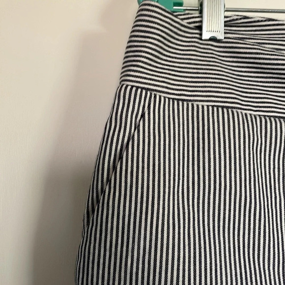 Talbots size 12 blue and white pinstriped skirt with pockets. - Picture 5 of 5